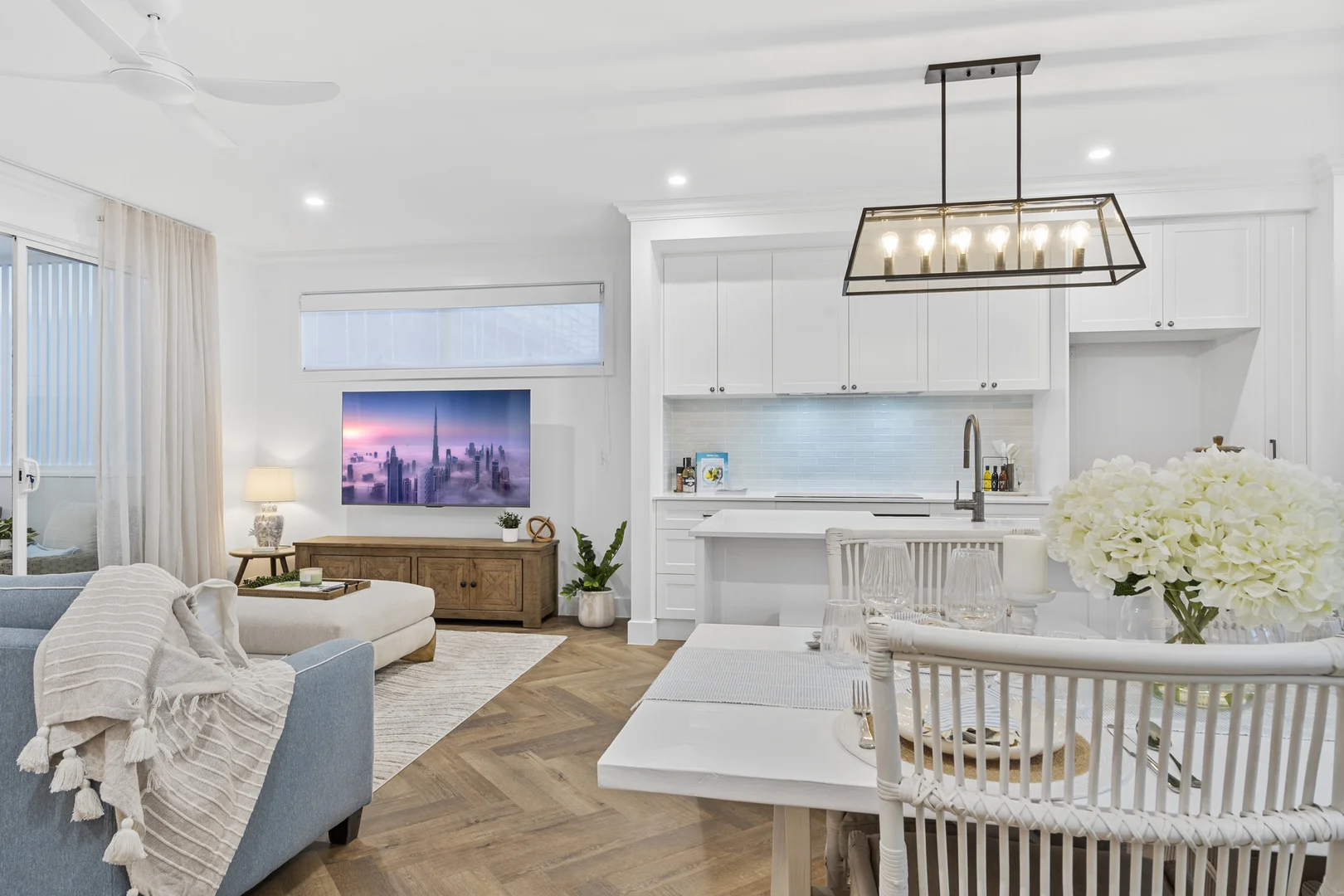 Additional image 10 of 4/14 Victor Avenue, Paradise Point QLD 4216