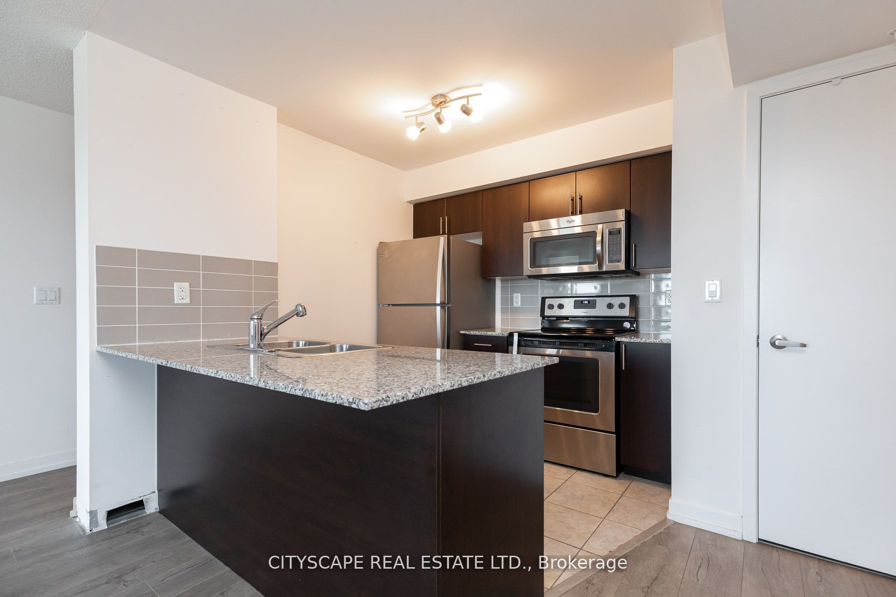 Additional image 4 of 1910-1410 Dupont Street, Toronto, ON, M6H 2B1