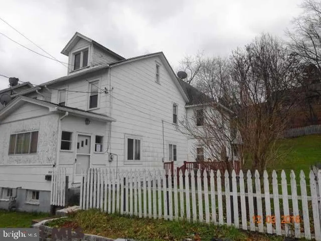 2123 1/2 19th Street, Altoona, PA 16601