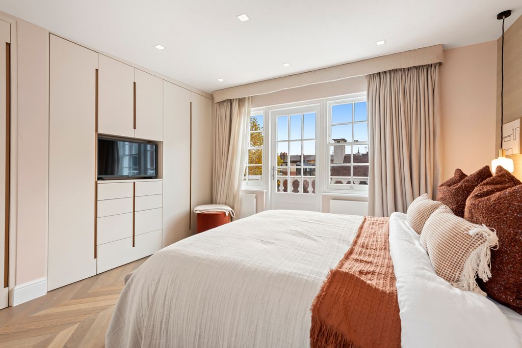 Additional image 8 of 4 bed terraced house for saleGlebe Place, London SW3