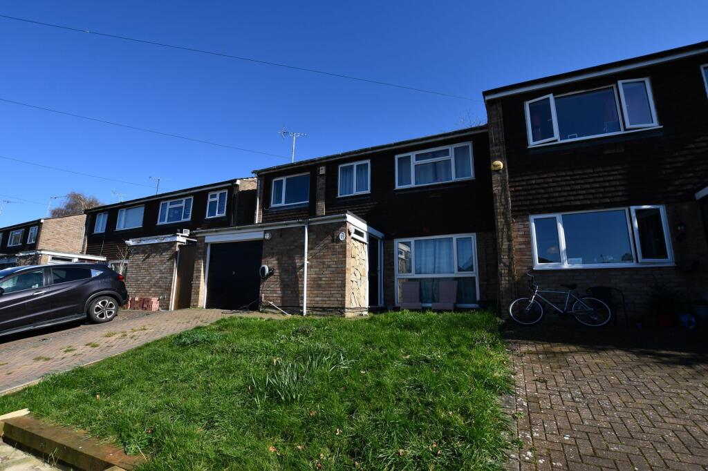 Upton Close, Park Street, AL2