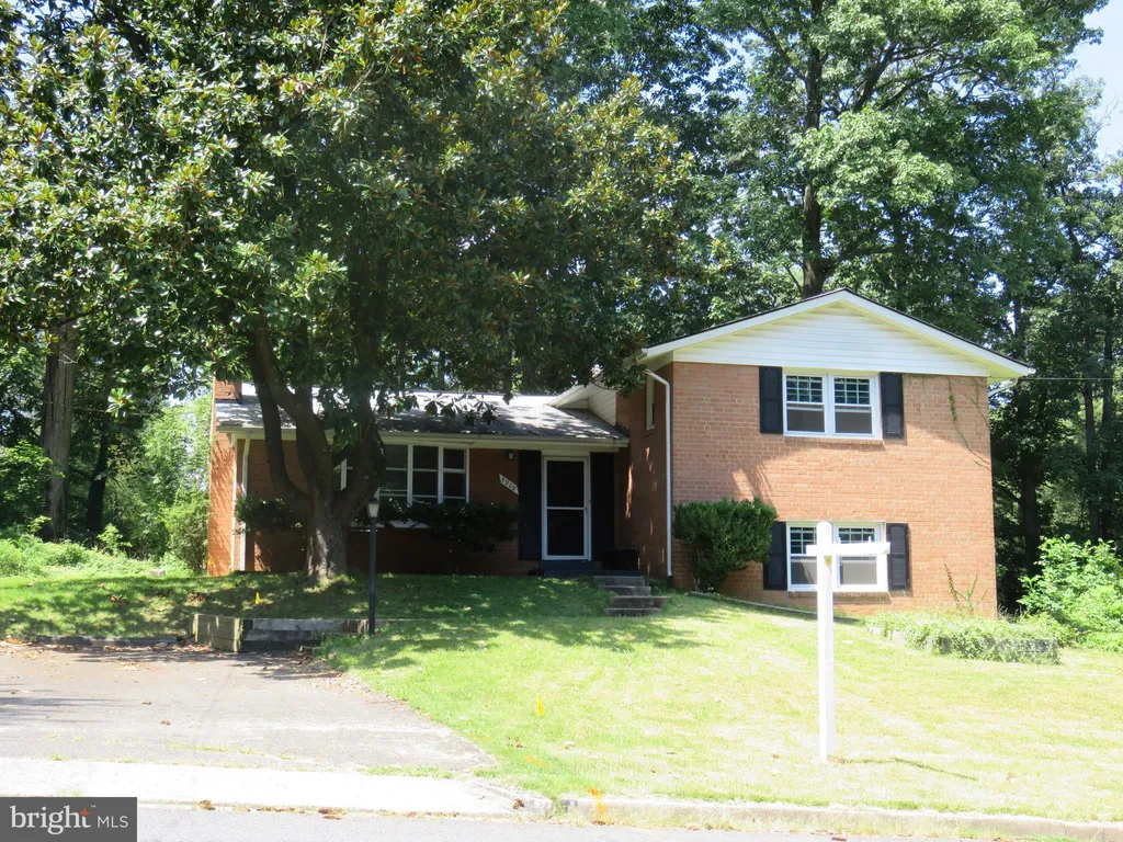 3908 Moss Drive, Annandale, VA 22003