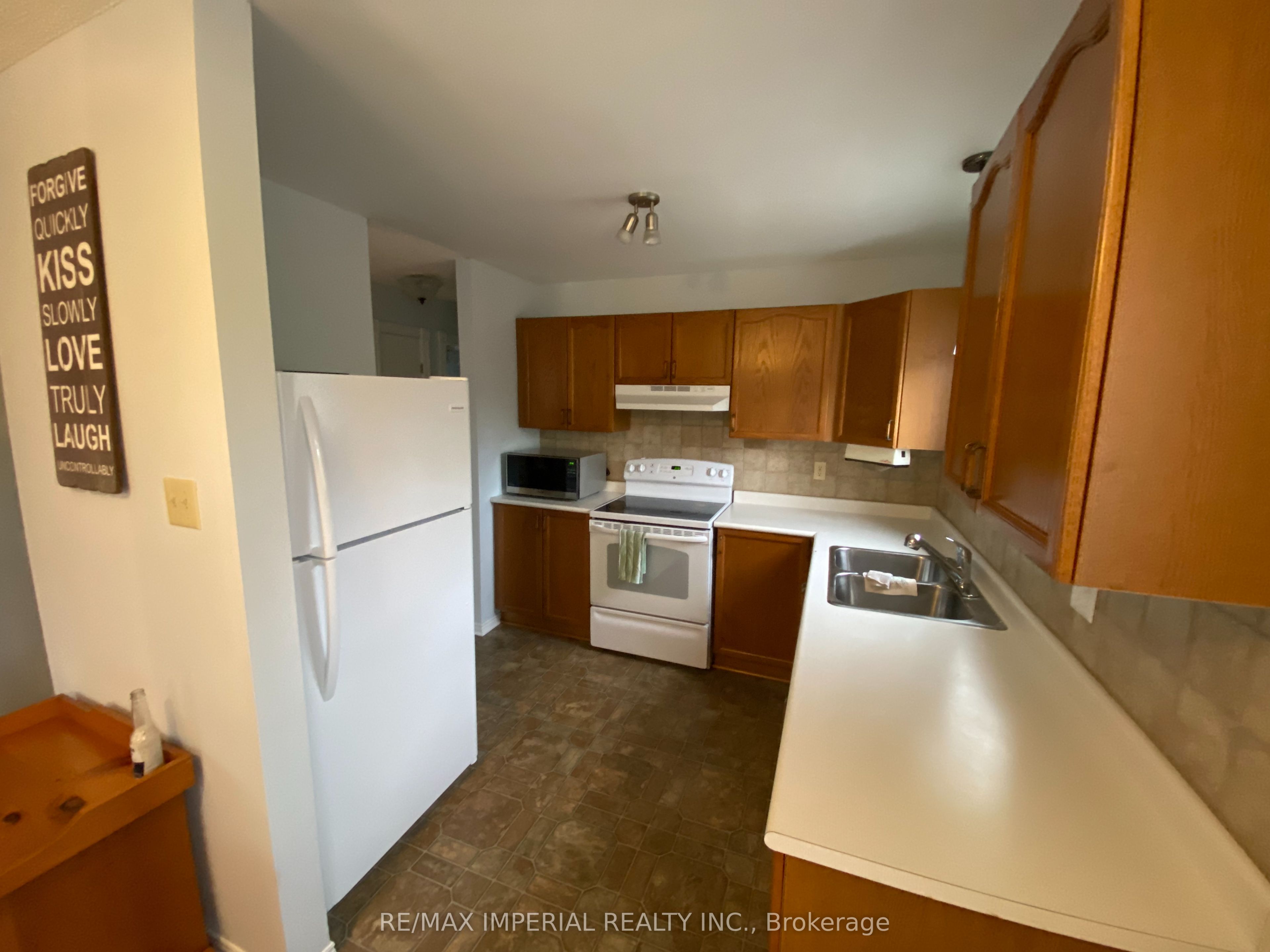 Additional image 6 of UNIT 2-18 Helen Street, Kawartha Lakes, ON, K0M 1A0