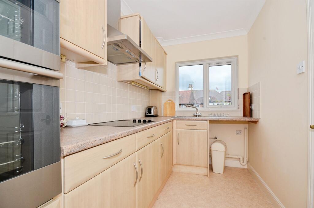 Batchwood View, St. Albans photo 3