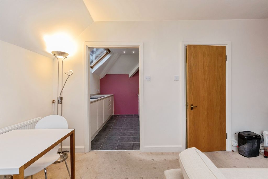 1 bed flat for saleLansdown Grove, Bath BA1 photo 5