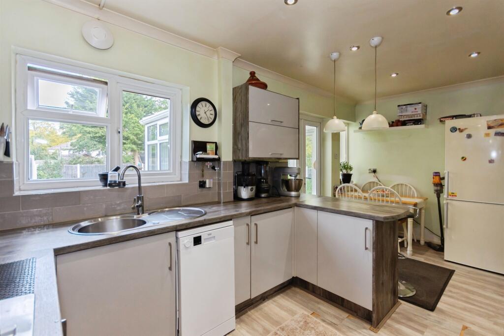 Hopton Grove, BIRMINGHAM photo 5