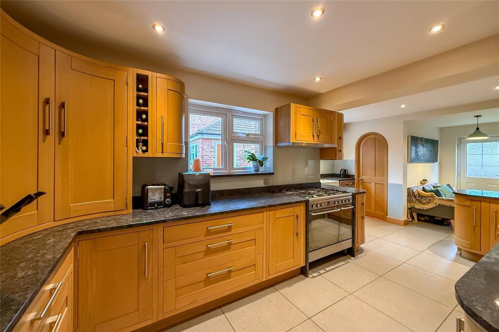 Additional image 18 of Woodland Drive, St. Albans, Hertfordshire, AL4