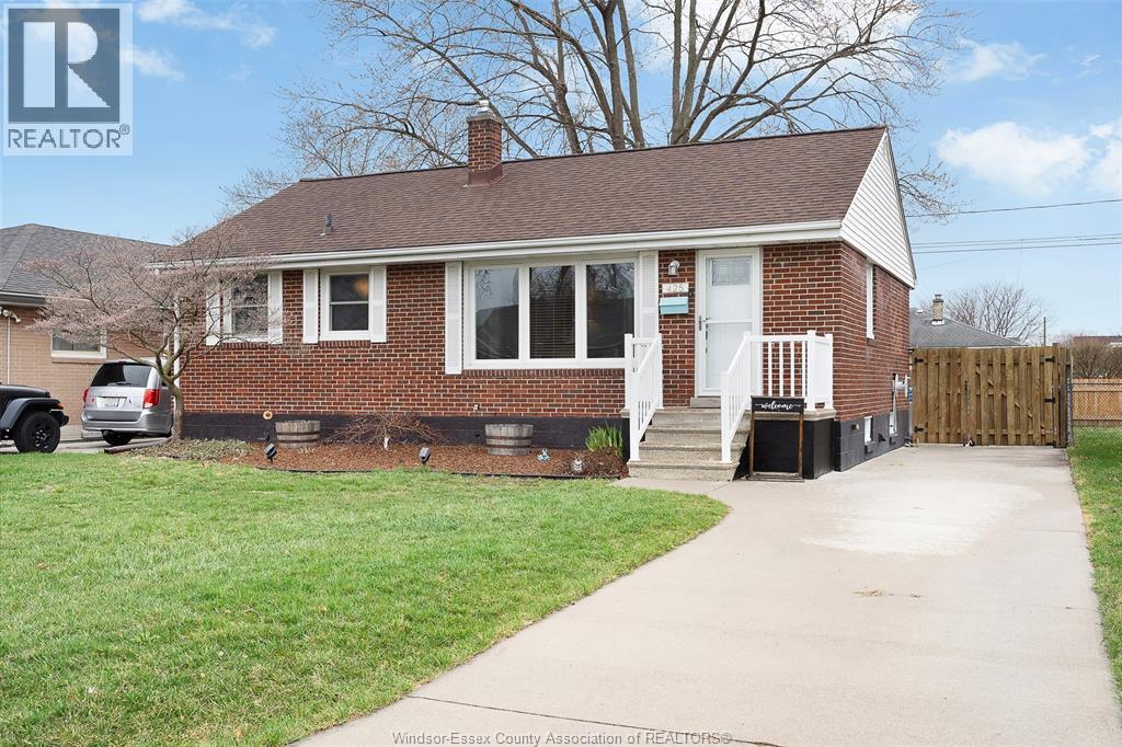425 St. John , Windsor, ON, N8S3T8