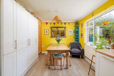 Froomshaw Road, Frenchay BS16
