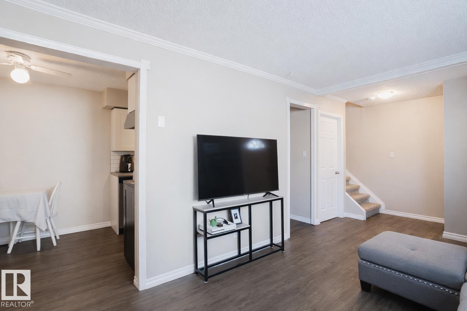 Additional image 5 of 8-14110 80 Street NW, Edmonton, AB, T5C1L6