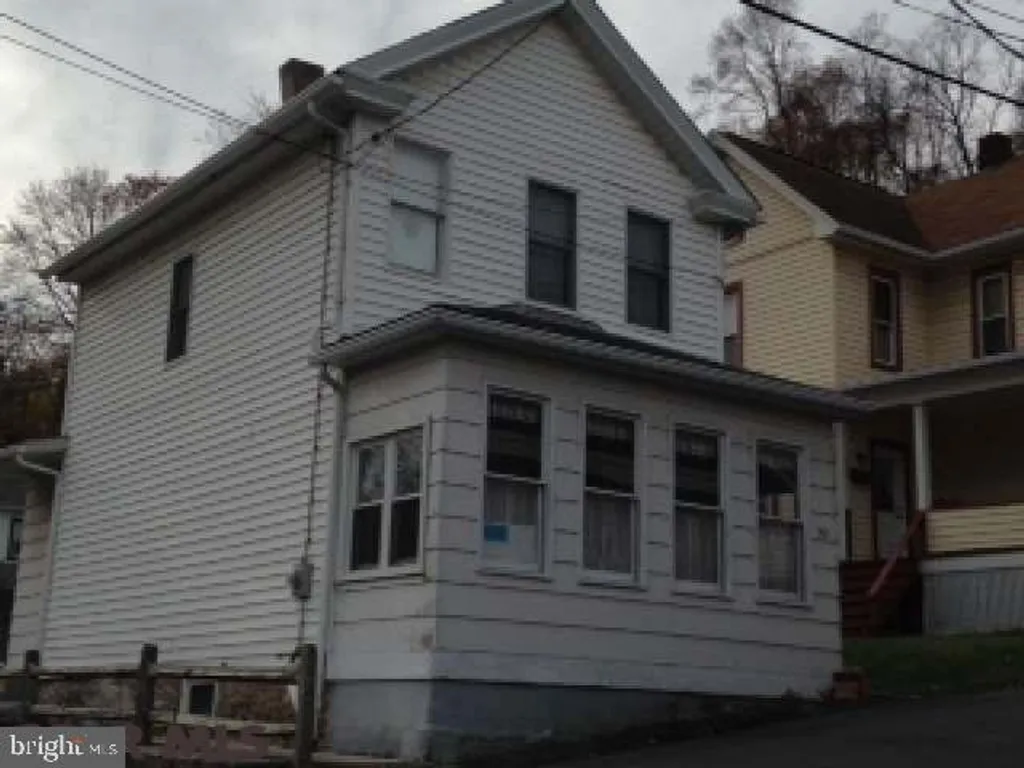 303 Waring Street, Tyrone, PA 16686