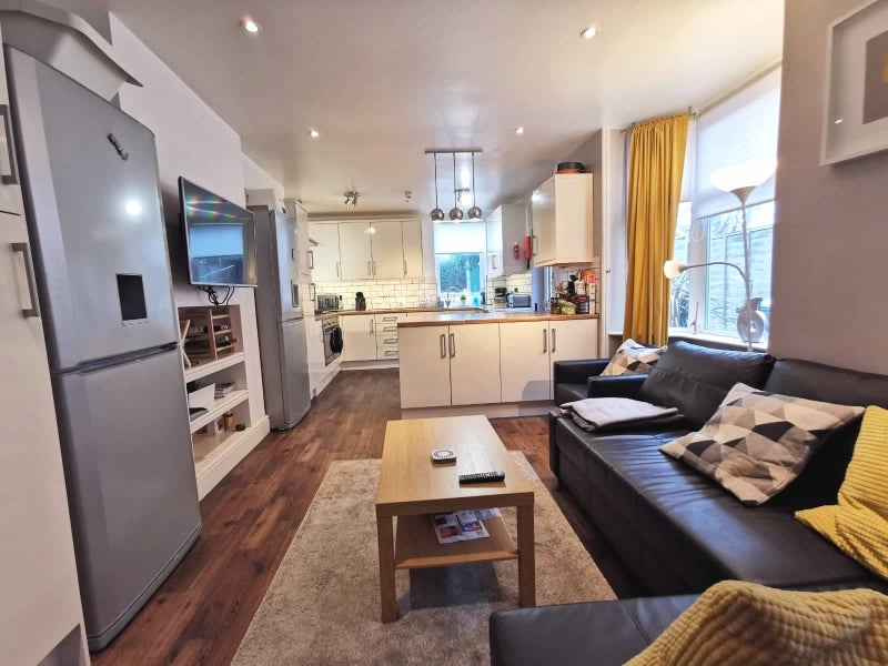 Room in a Shared House, Summerfield Crescent, B16, N1 7GU photo 5