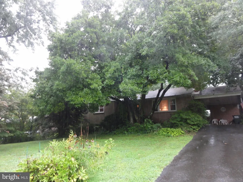 9607 Bel Glade Street, Fairfax, VA 22031