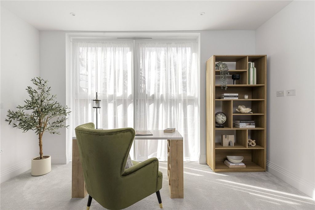 Additional image 20 of 3 bed flat for saleMadeira Walk, Ascot, Berkshire SL5