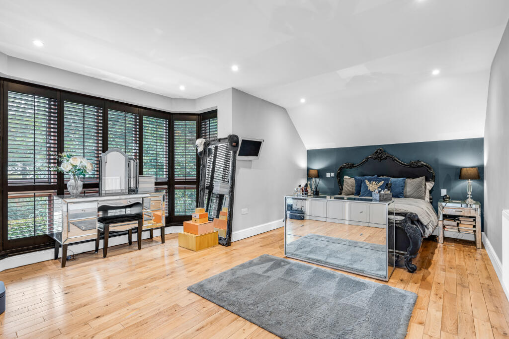 Additional image 13 of Canonsfield Road, Welwyn, Hertfordshire, AL6