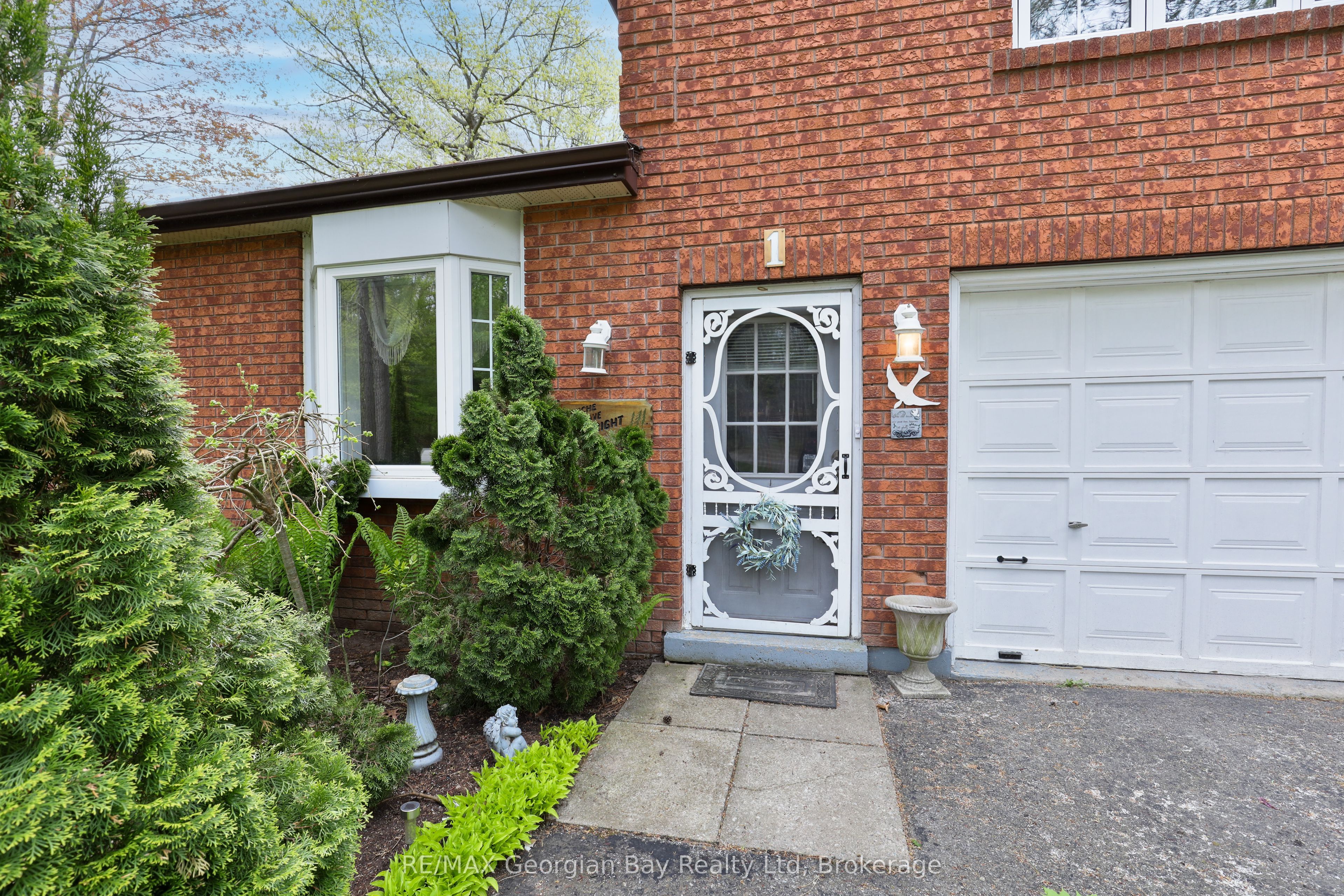 Additional image 2 of 1 Lindale Avenue, Tiny, ON, L9M 0J2