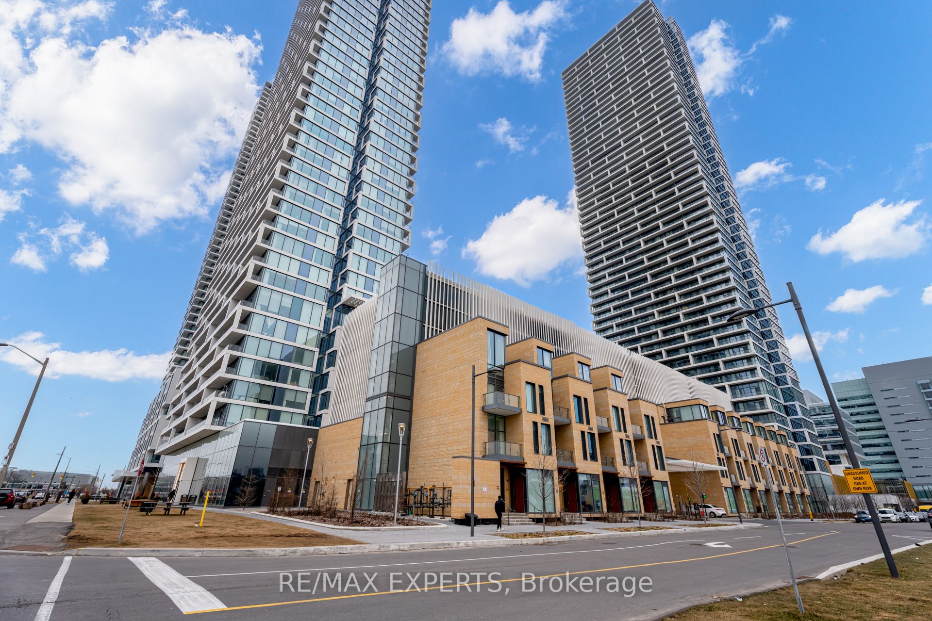 Th02-9 Buttermill Avenue, Vaughan, ON, L4K 0J5