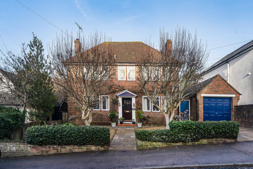 Bloomfield Road, Harpenden, AL5