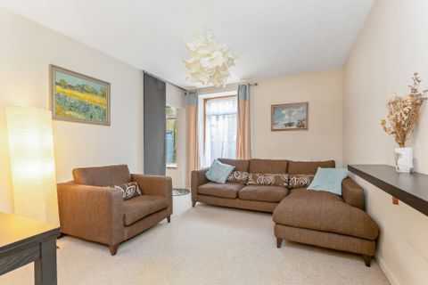 13/1 Parsons Green Terrace, Meadowbank, Edinburgh EH8