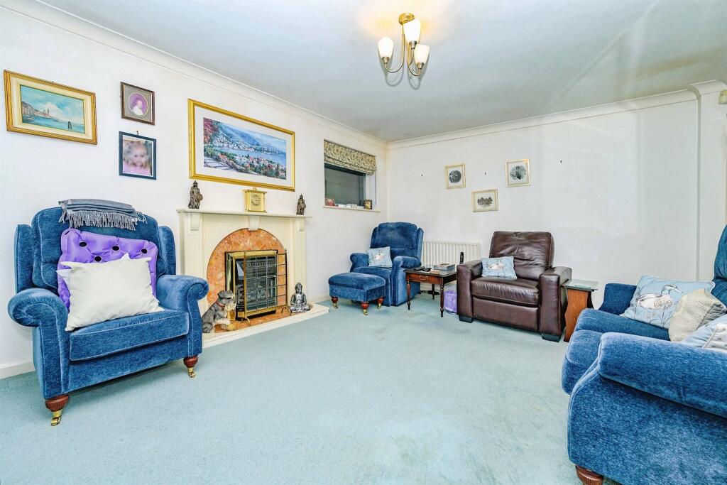 Oaklands Lane, Smallford, St. Albans photo 4
