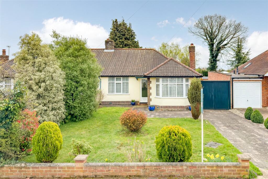 Hollybush Avenue, St. Albans, Hertfordshire, AL2