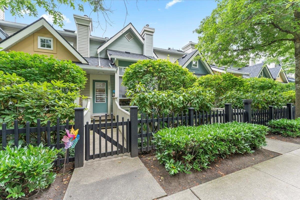 6878 Village Green, Burnaby, BC, V5E 4K9