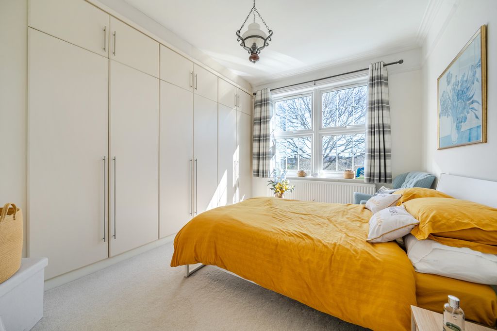Additional image 11 of 6 bed detached house for saleLyonsdown Avenue, New Barnet EN5