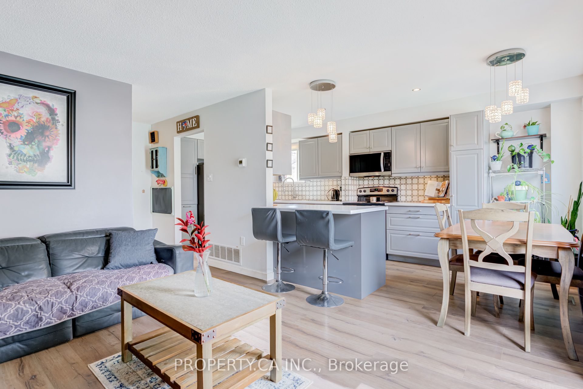 6 Hendley Drive, Ajax, ON, L1T 2C6 photo 4