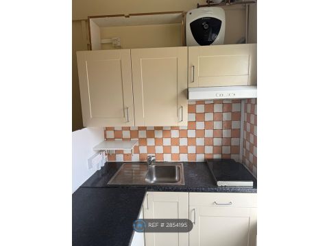 Stuart Crescent, London N22, Room to rent