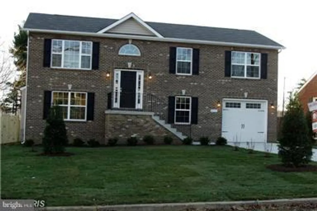 8800 Marquis Lane, Clinton, MD 20735