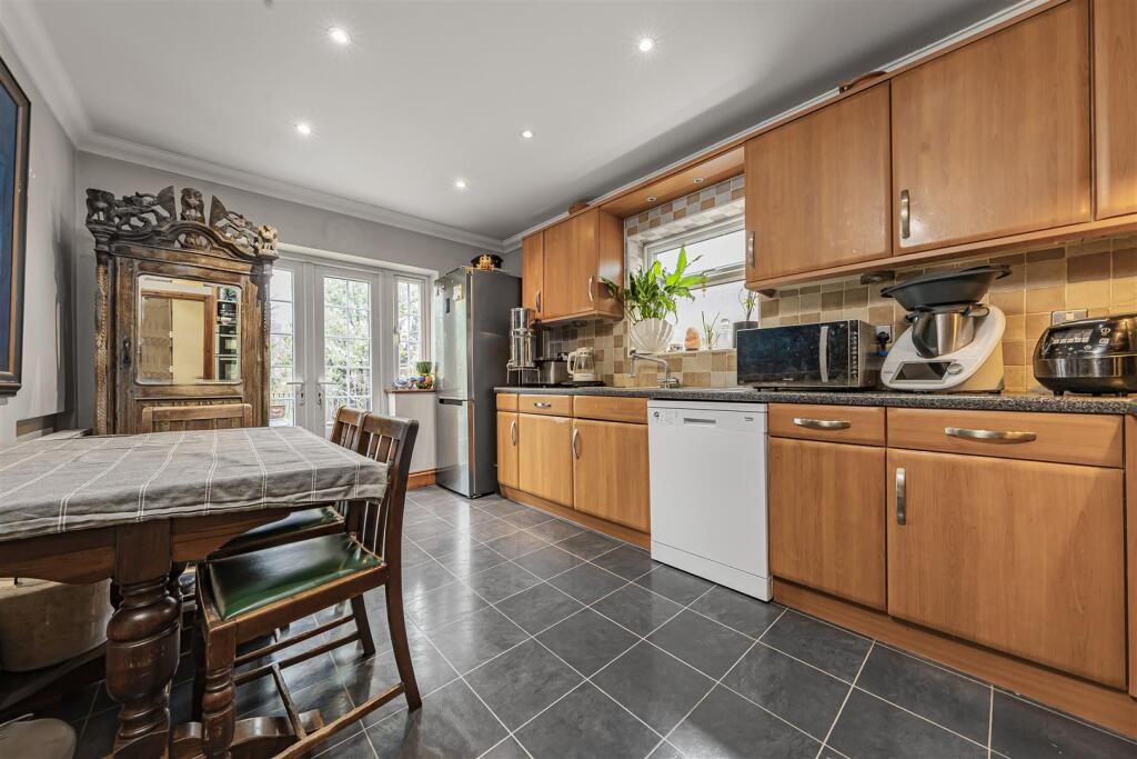 Additional image 3 of The Crescent, Bricket Wood, St. Albans