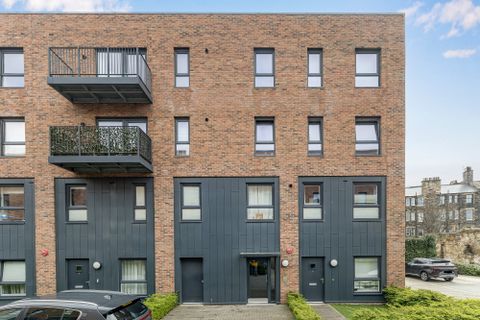 1/5 Chandler Crescent, Leith, Edinburgh EH6