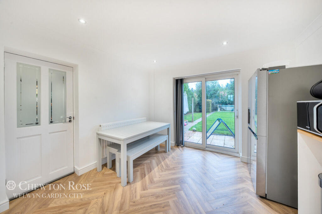 Additional image 11 of Manor Road, ST ALBANS