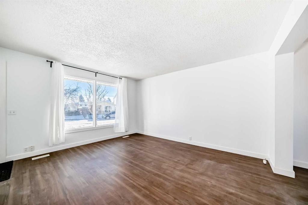 Additional image 6 of 60 Erin Mount Crescent SE, Calgary, AB, T2B 2S3