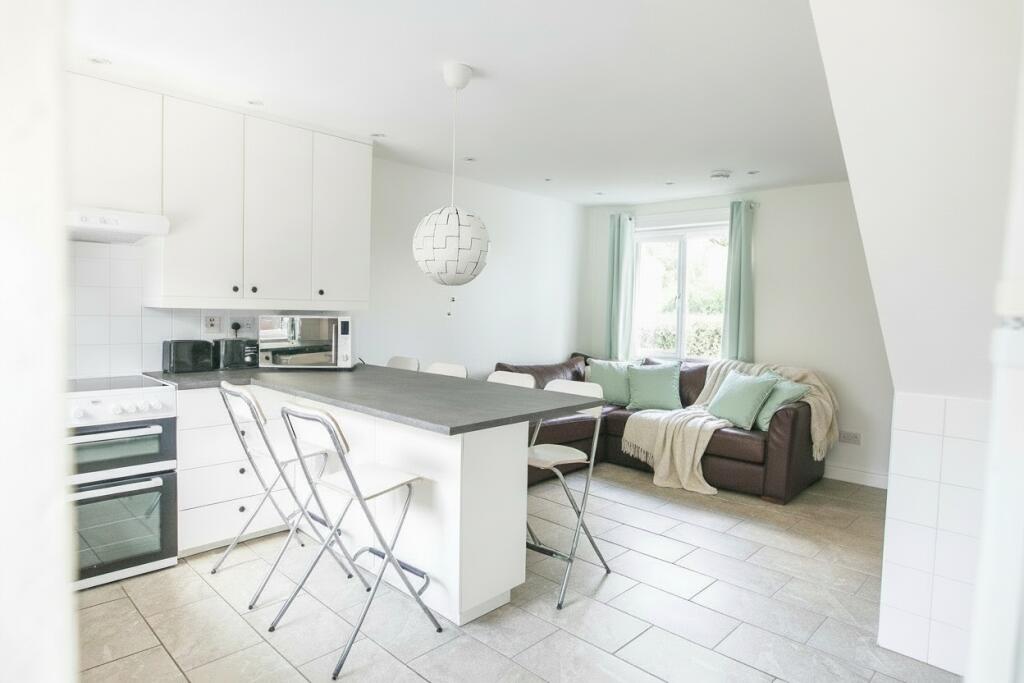 Additional image 2 of Leahurst Crescent - Professional House Share, Harborne, West Midlands, B17