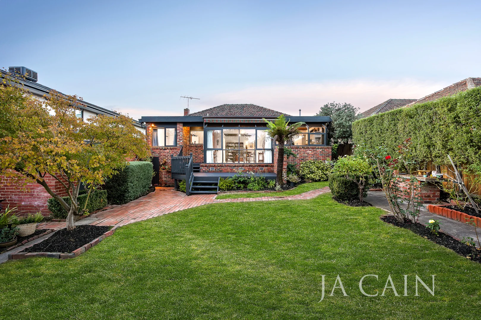 6 Dion Street, Glen Iris VIC 3146 photo 2