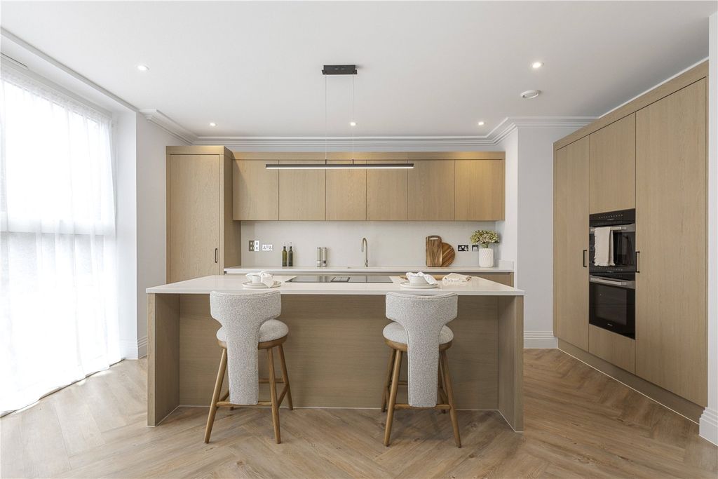 Additional image 6 of 3 bed flat for saleMadeira Walk, Ascot, Berkshire SL5