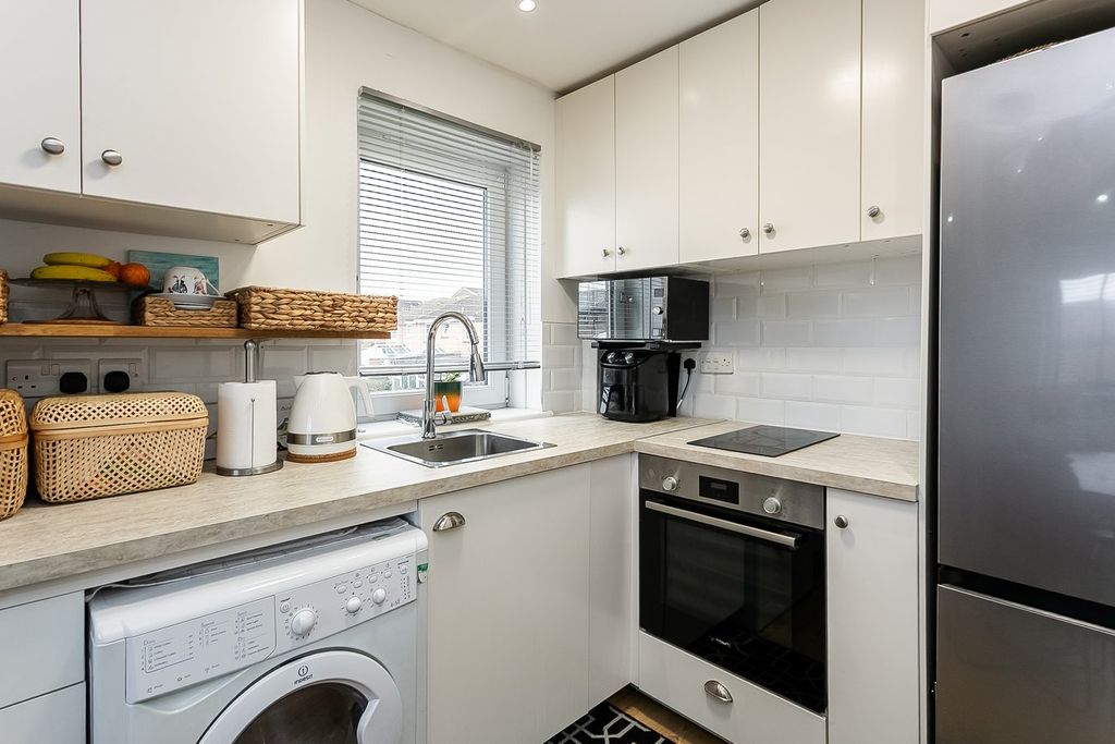 Additional image 6 of 1 bed flat for saleLaichpark Place, Edinburgh EH14