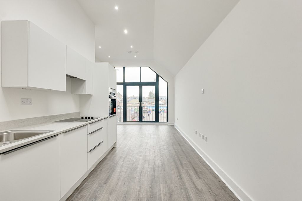 Additional image 2 of 1 bed flat for saleHigh Street, Rayleigh SS6