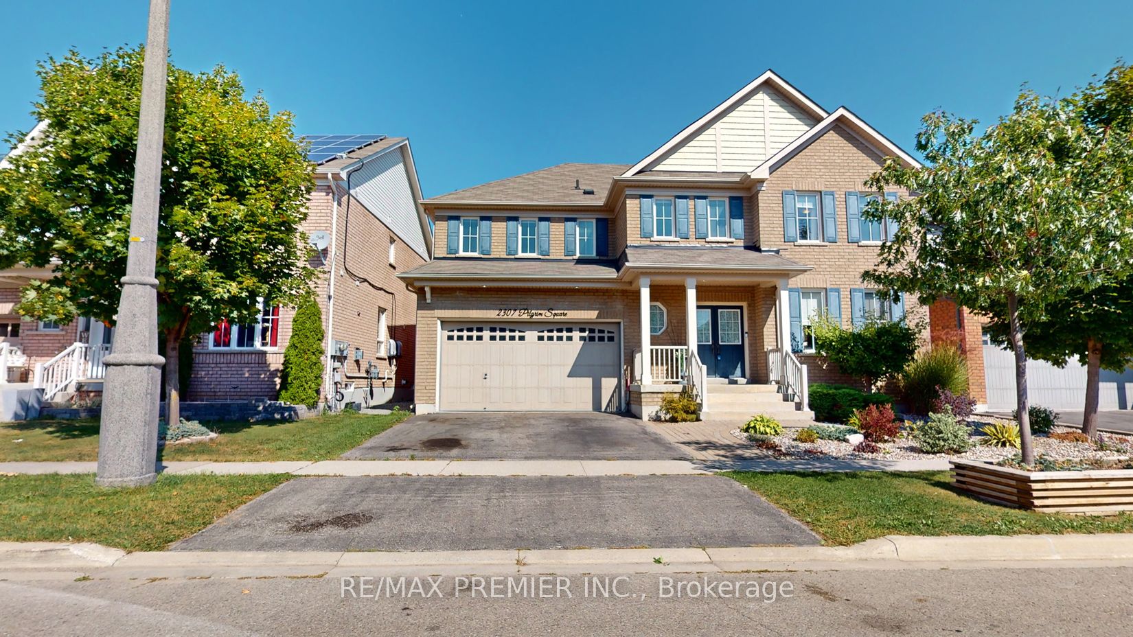 2307 Pilgrim Square, Oshawa, ON, L1L 0C2