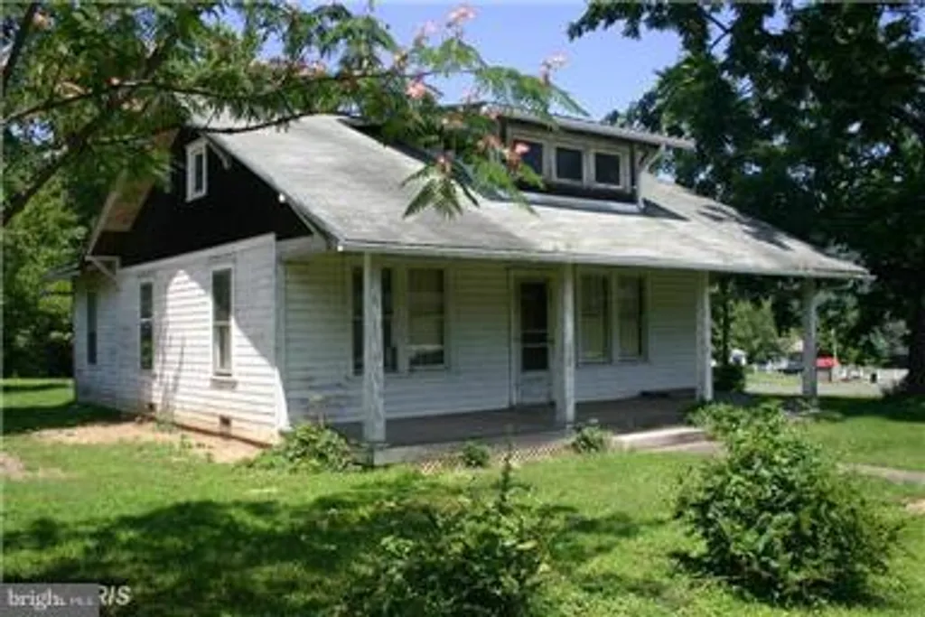 860 Leonard Street, Romney, WV 26757