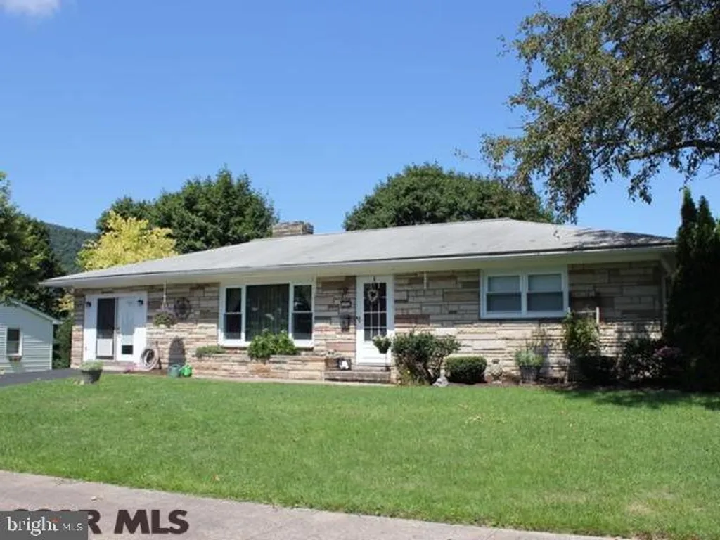 105 W Curtin Street, Bellefonte, PA 16823
