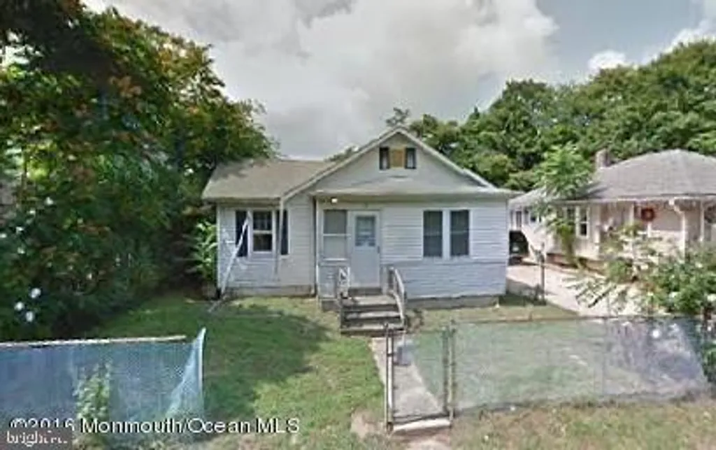 14 Cherry Street, Lakewood, NJ 08701