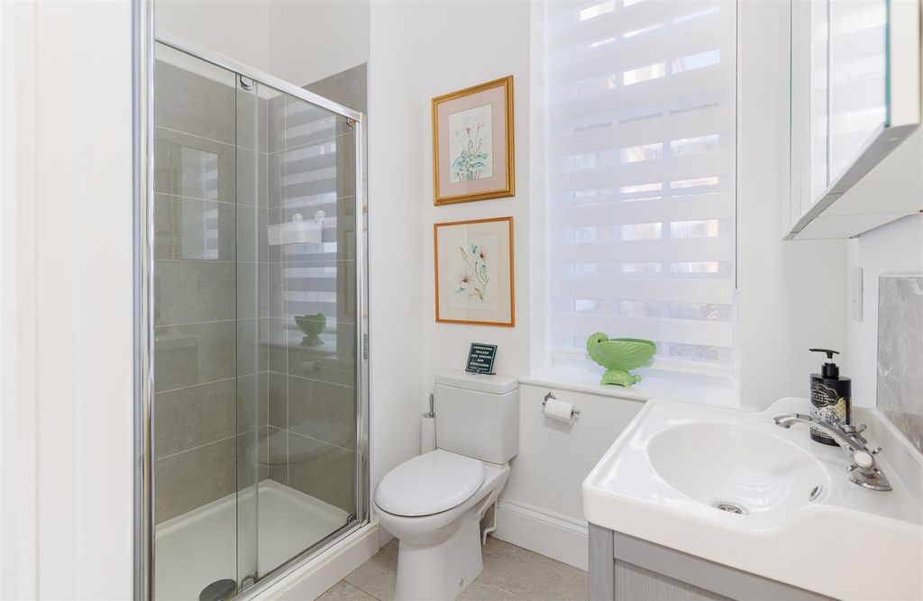 Additional image 19 of 2 bed flat for saleGatcombe, Nr Newport, Isle Of Wight PO30