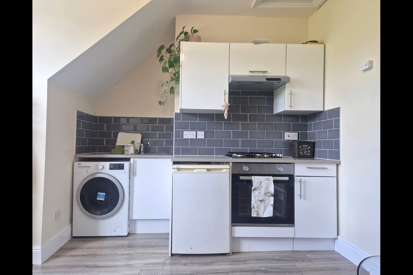 1 Bed Flat, Bath Road, BS4, N1 7GU photo 2