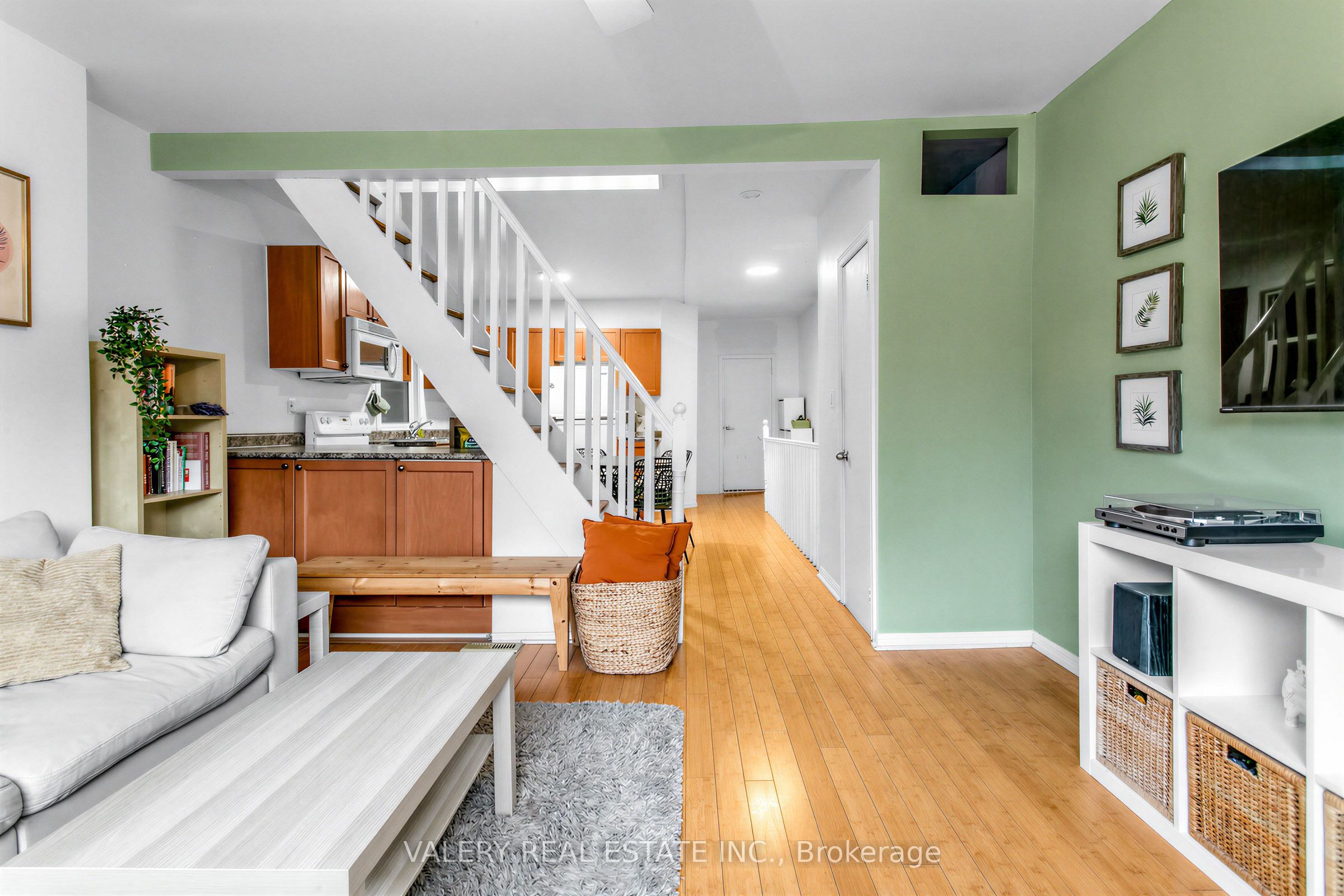 Additional image 6 of 1060 Dundas Street W, Toronto, ON, M6J 1W8