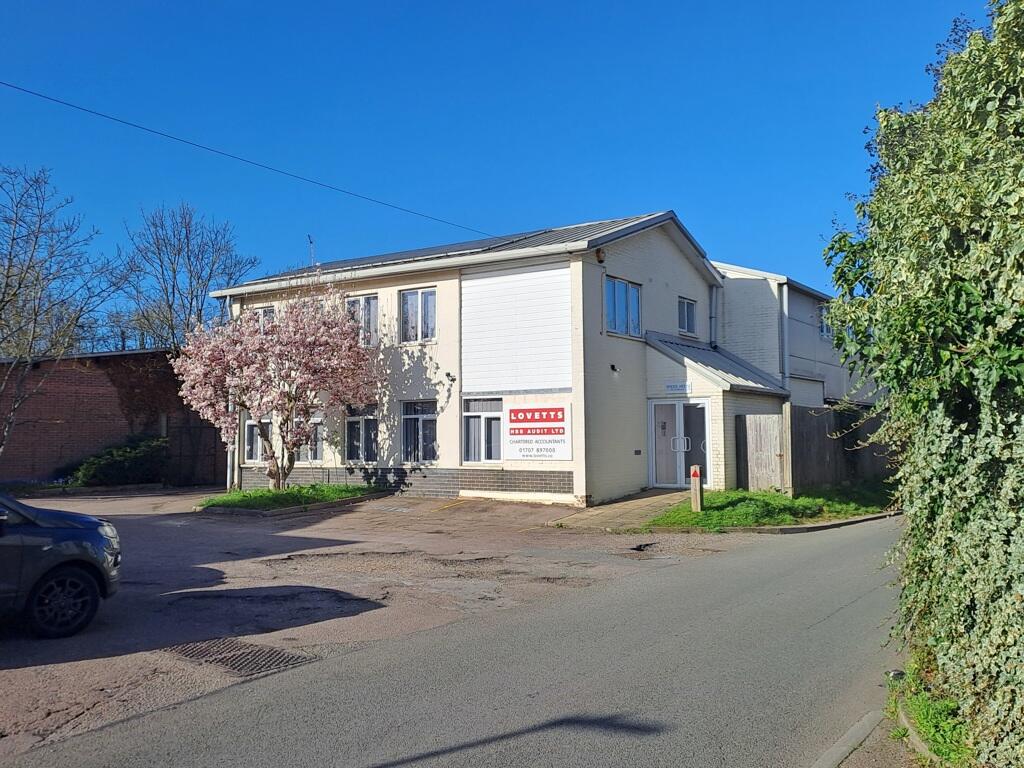 Bridge House, 25 Fiddlebridge Lane, Hatfield, Hertfordshire, AL10 0SP
