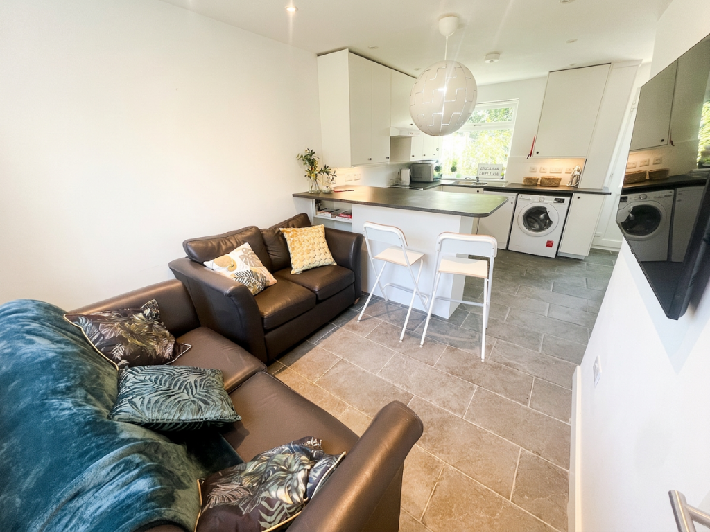 Leahurst Crescent - 4 bed bills, Harborne, West Midlands, B17