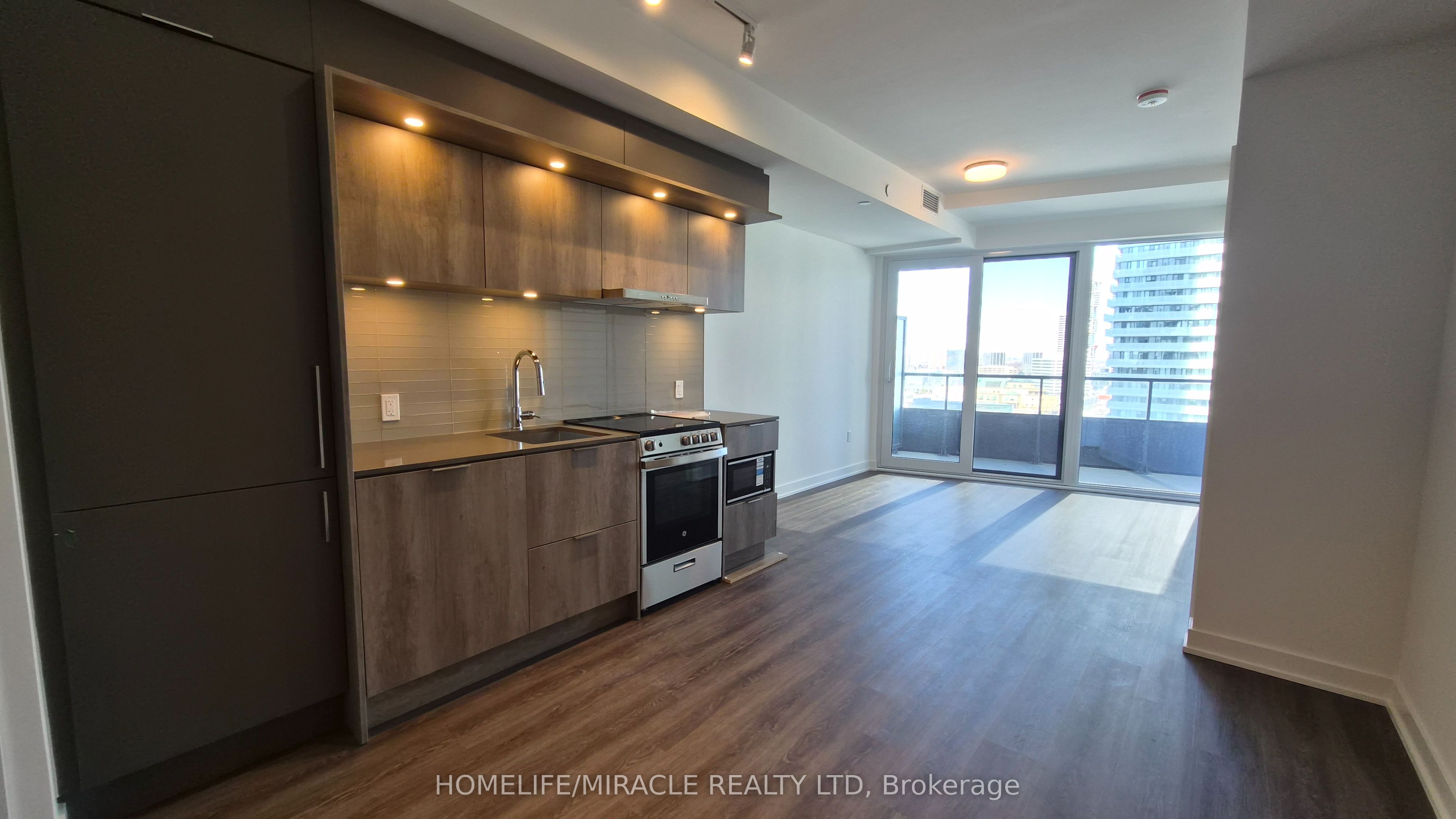 1206-448 Burnhamthorpe Road W, Mississauga, ON, L5B 4M6