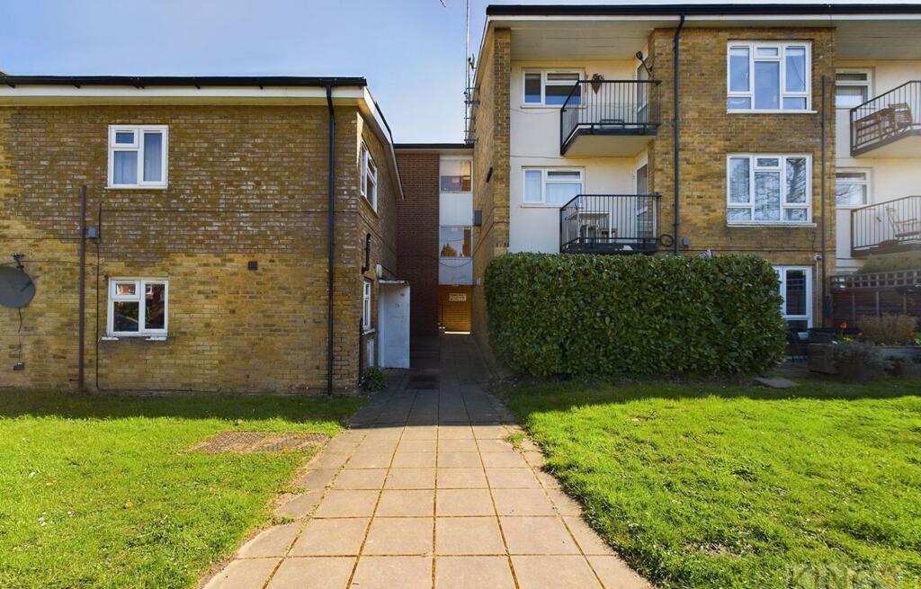 Pond Croft, Hatfield, AL10